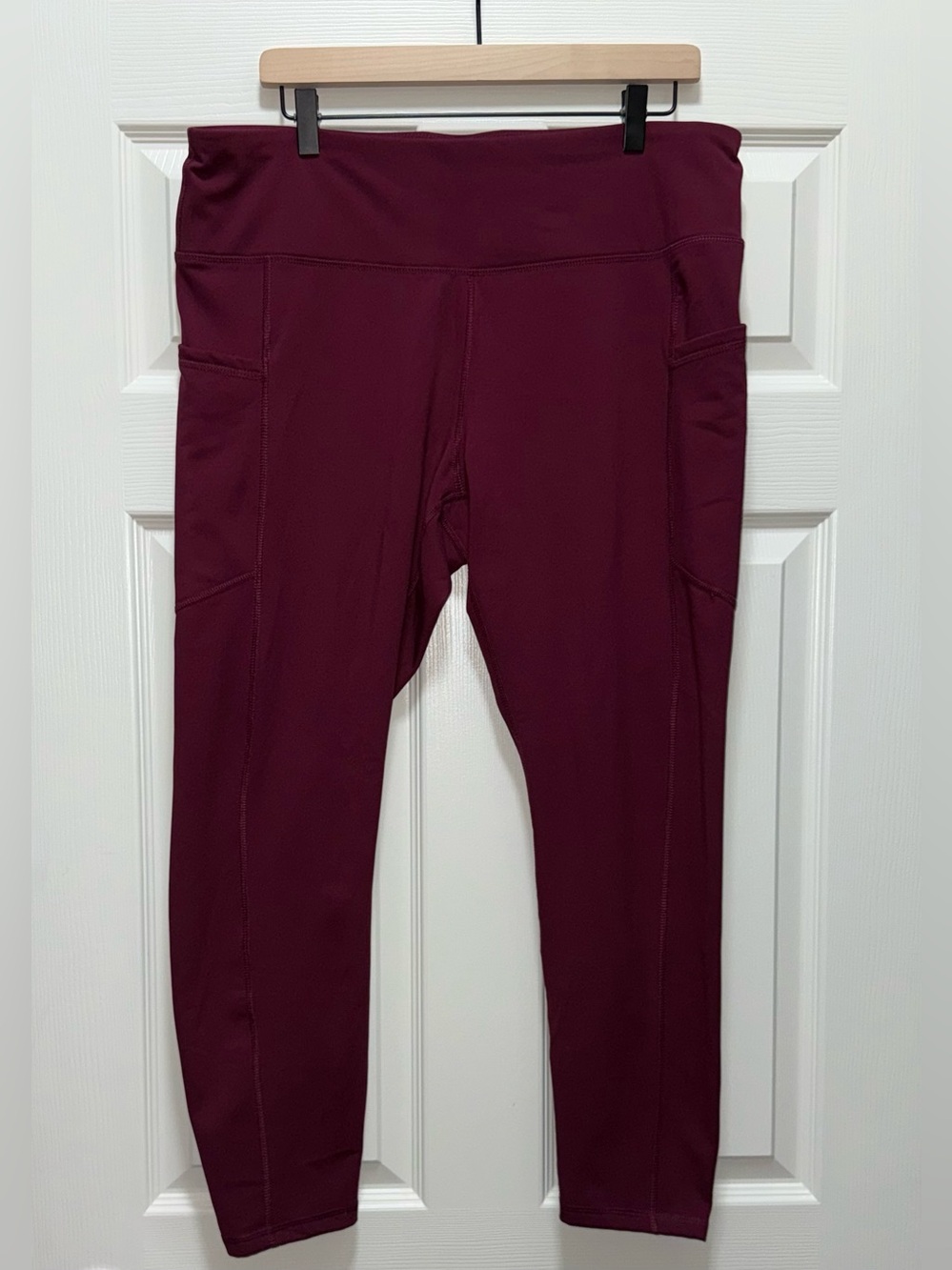 High-Rise Pocket Leggings in Burgundy